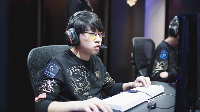 在全球疯狂赚钱的《无尽冬日》，不止一款！